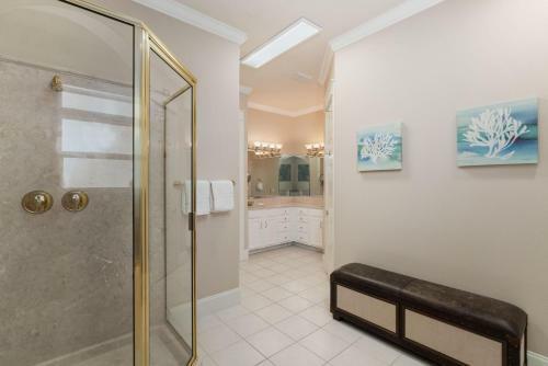 6 Bedrooms- Backs Up To Park, Steps To The Beach!