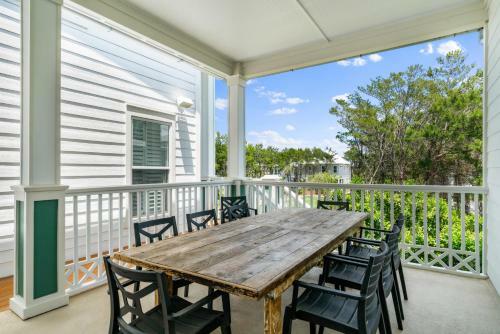 6 Bedrooms- Backs Up To Park, Steps To The Beach!