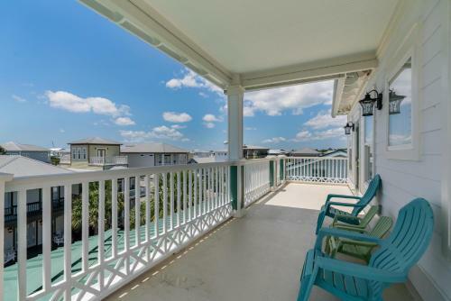 6 Bedrooms- Backs Up To Park, Steps To The Beach!