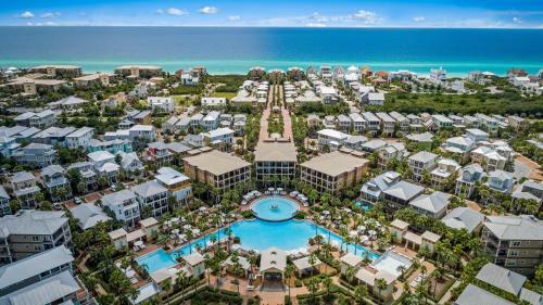 6 Bedrooms- Backs Up To Park, Steps To The Beach!