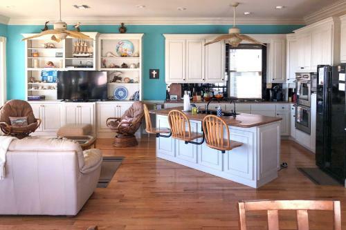 Cape San Blas Home With Private Boardwalk To Beach!