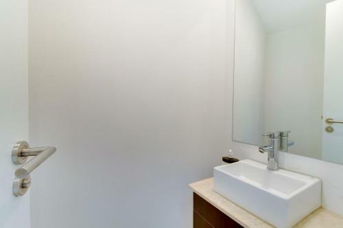 Like At Home By Oceana Isabel Apartments
