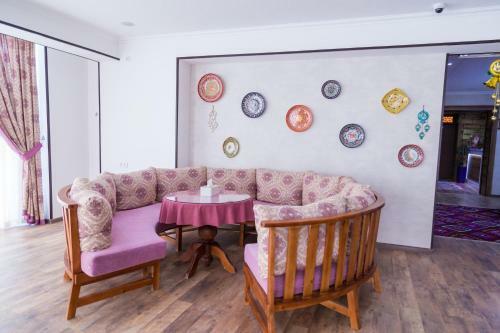 Manija Hostel