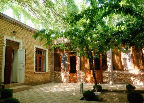 "old Radio" Hostel