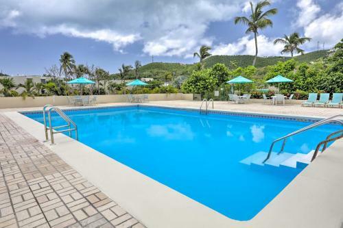 Seaside Seaesta Getaway With Pool And Grill Access!