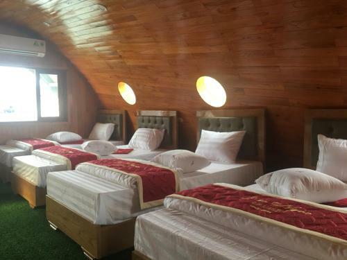 Cat Ba Gem Cruises