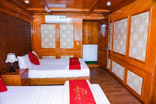 Cat Ba Gem Cruises