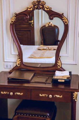 Th�i H� Luxury Hotel