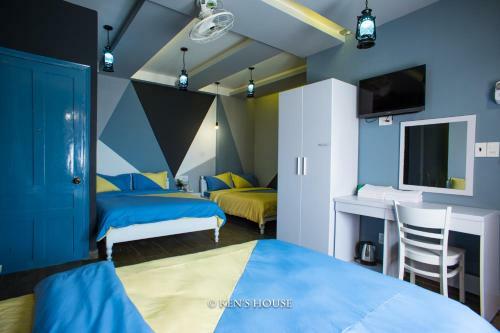 Ken's Backpackers Hotel