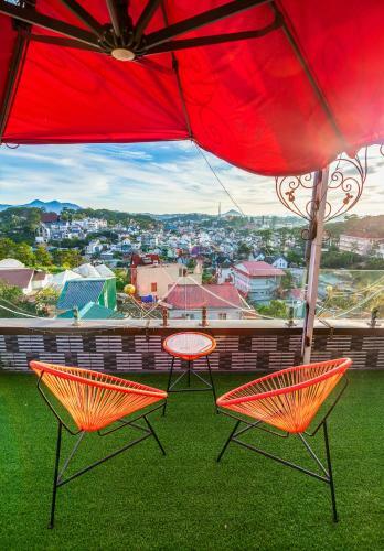 Dinh Loan Hotel