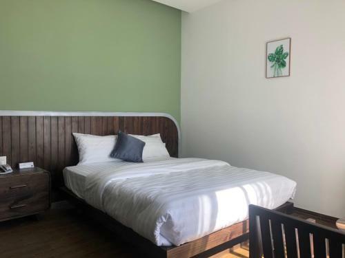 ?� L?t Mega Sky Hotel