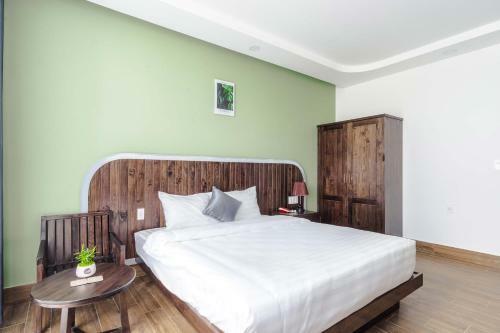 ?� L?t Mega Sky Hotel