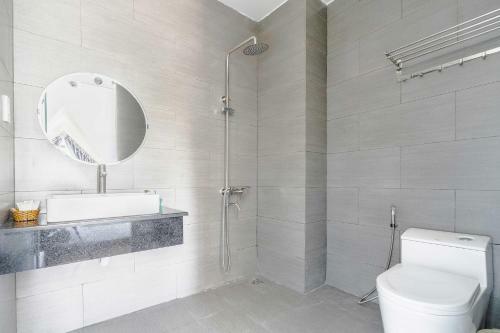 ?� L?t Mega Sky Hotel