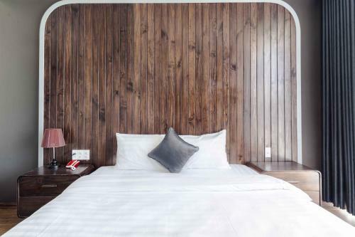 ?� L?t Mega Sky Hotel