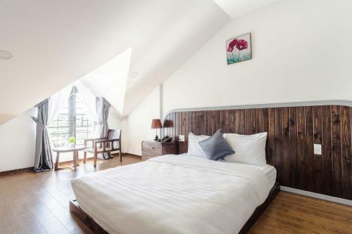 ?� L?t Mega Sky Hotel