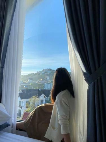?� L?t Mega Sky Hotel