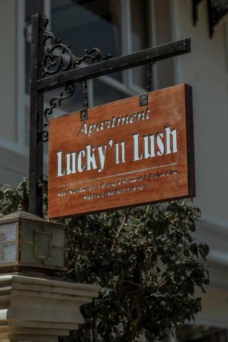 Lucky'n Lush Apartment