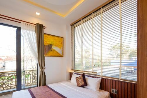 La Fleur Premium Central Apartment