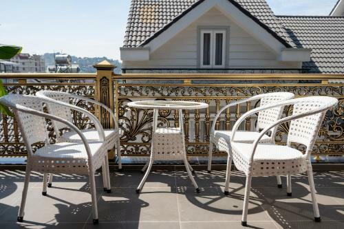 La Fleur Premium Central Apartment