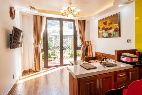 La Fleur Premium Central Apartment