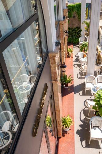 La Fleur Premium Central Apartment