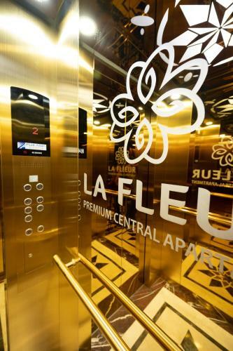 La Fleur Premium Central Apartment