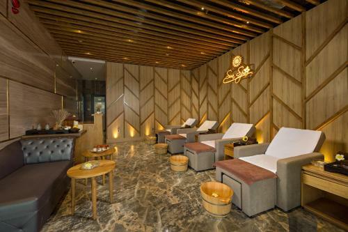 Grand Sunrise Boutique Hotel