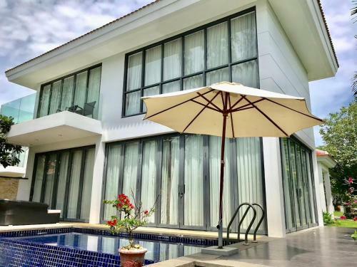 Emblemsea 4bedrooms Villa 5* Free Pick Up
