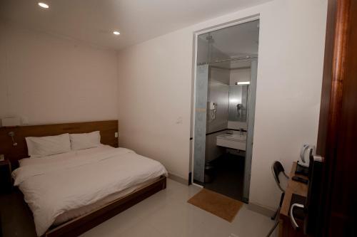 Kh�ch S?n B?ng Thanh ( Bang Thanh Hotel )