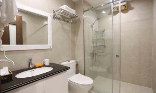 V Apartment & Hotel