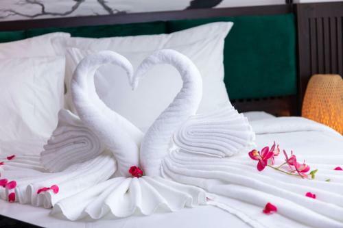 Hanoi Lullaby Hotel And Travel