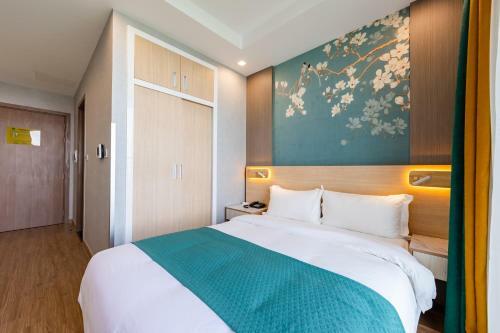 V-one Hotel