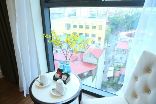 Adonis Hotel