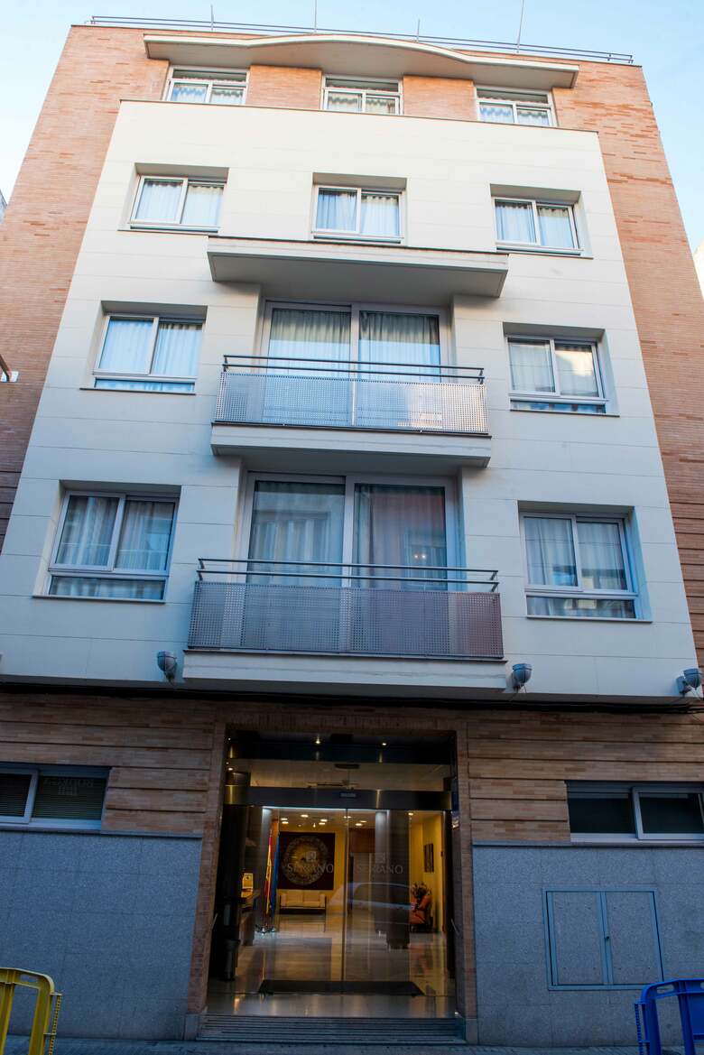 Hotel Serrano