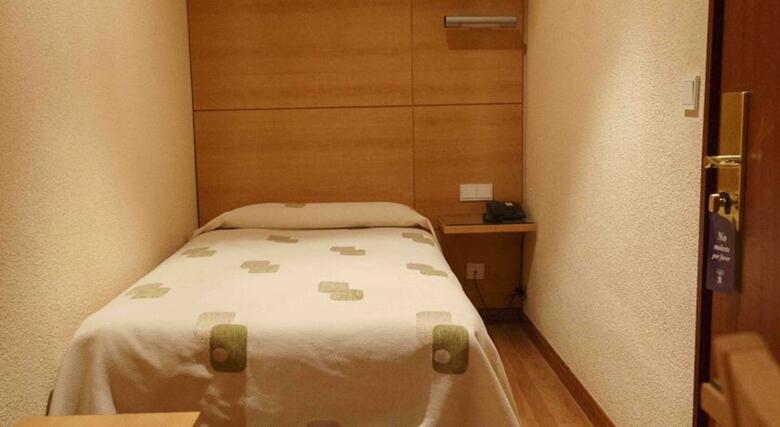 Hotel Serrano