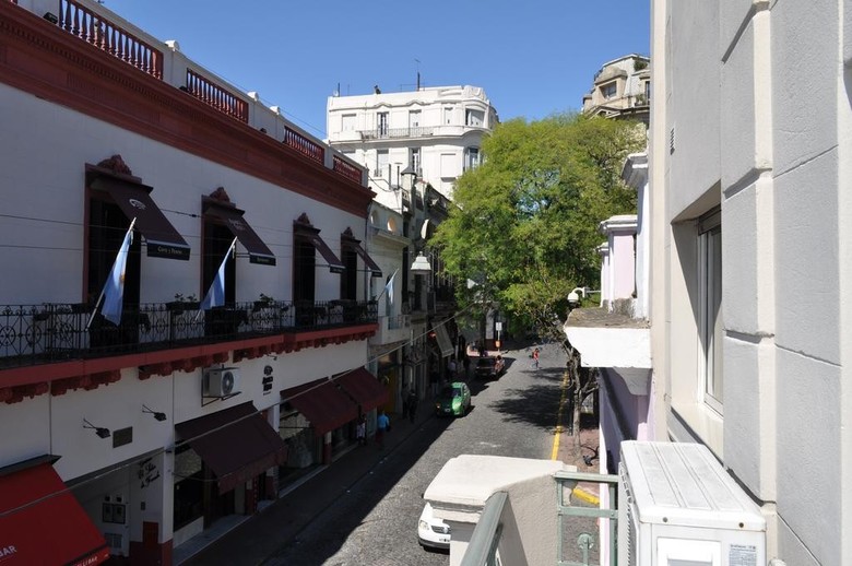 Defensa 1057 Apartamentos