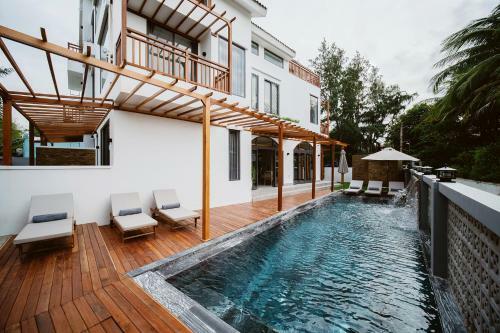 The Watermark Beachside Hotel