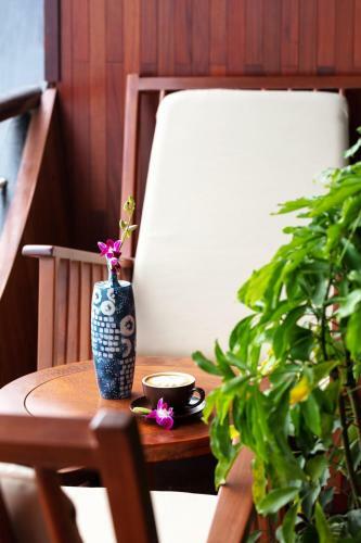 Orchid Premium Cruise