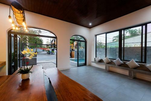 The 1993 Homestay
