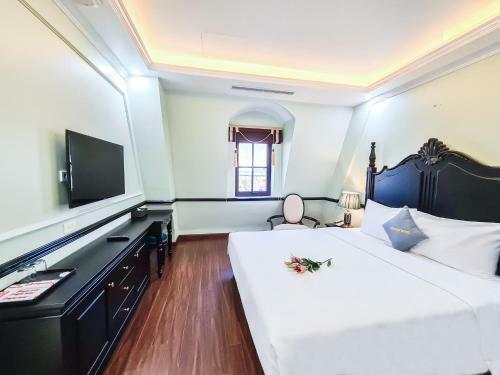 Dragon Hotel