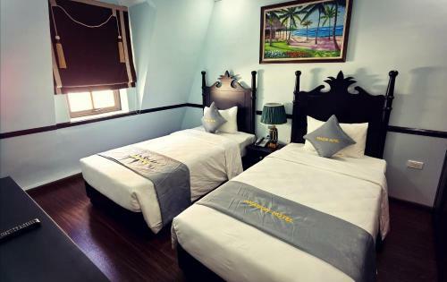 Dragon Hotel