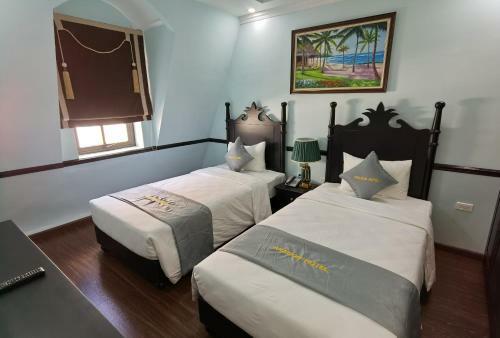 Dragon Hotel