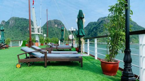 Sky Cruises Ha Long