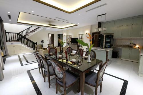Bay Villa Ha Long