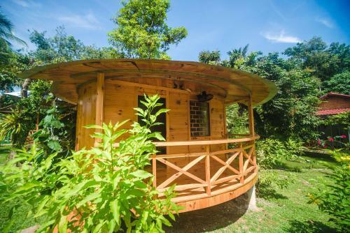 Hostal Phu Quoc Sen Lodge Bungalow Village