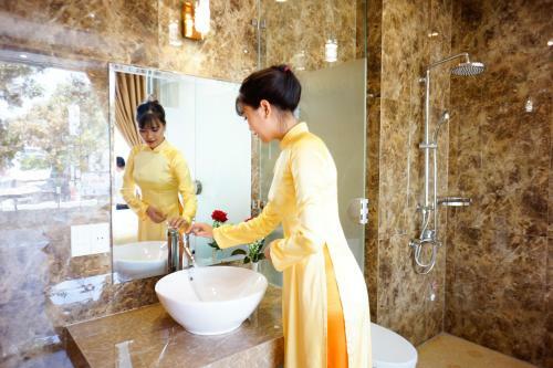 N? Ho�ng Hotel