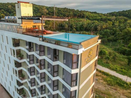Golden Daisy Hotel