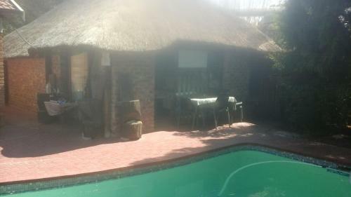 Hostal Crystal Villa