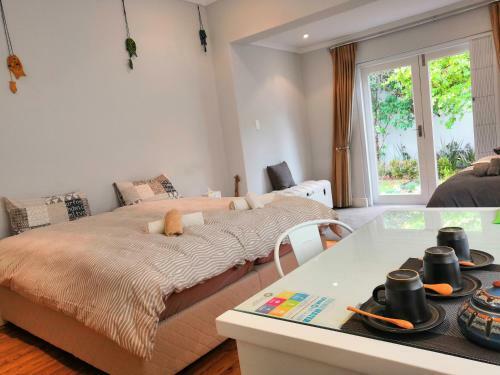 Bed & Breakfast T House