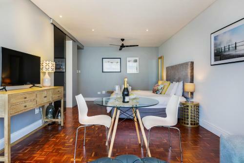 Mouille Point Apartment
